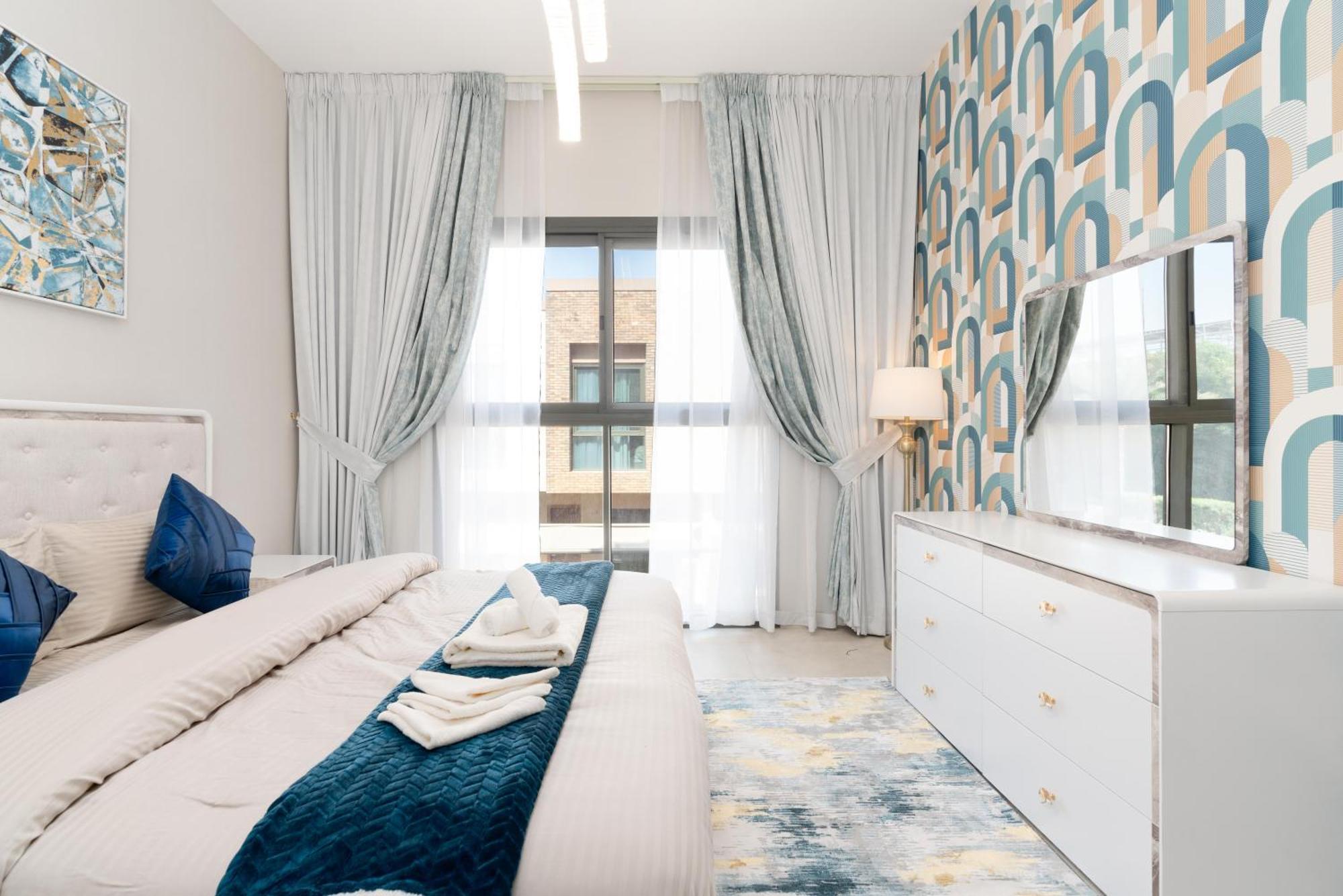 2br In Eleganz 2 - Stylish & Spacious * Dubai