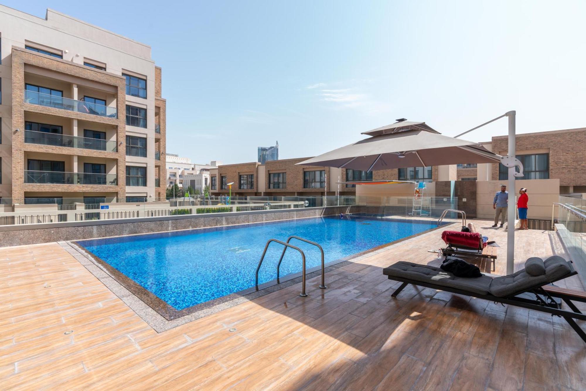 Apartment 2br In Eleganz 2 - Stylish & Spacious Dubai