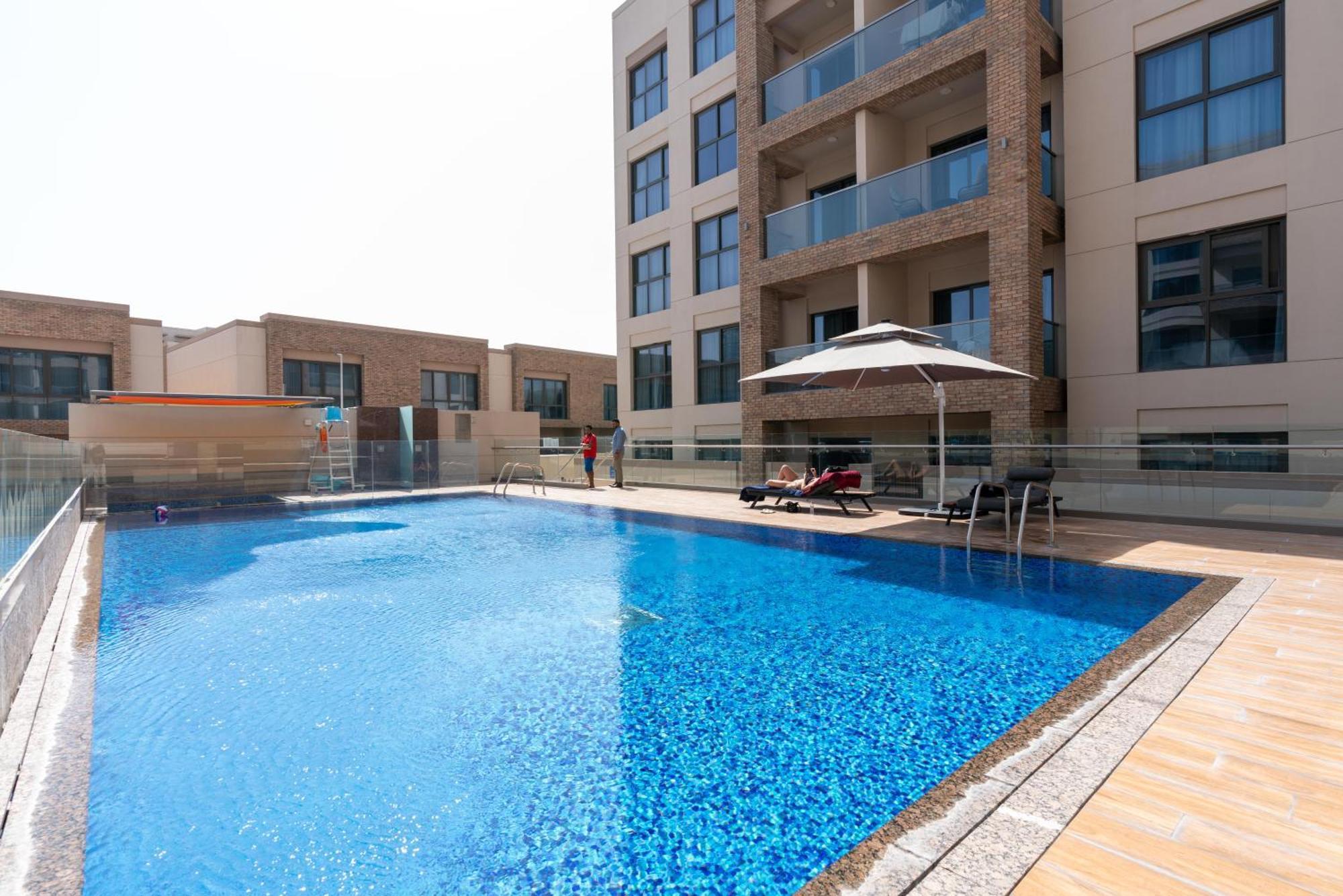 2br In Eleganz 2 - Stylish & Spacious Apartment Dubai