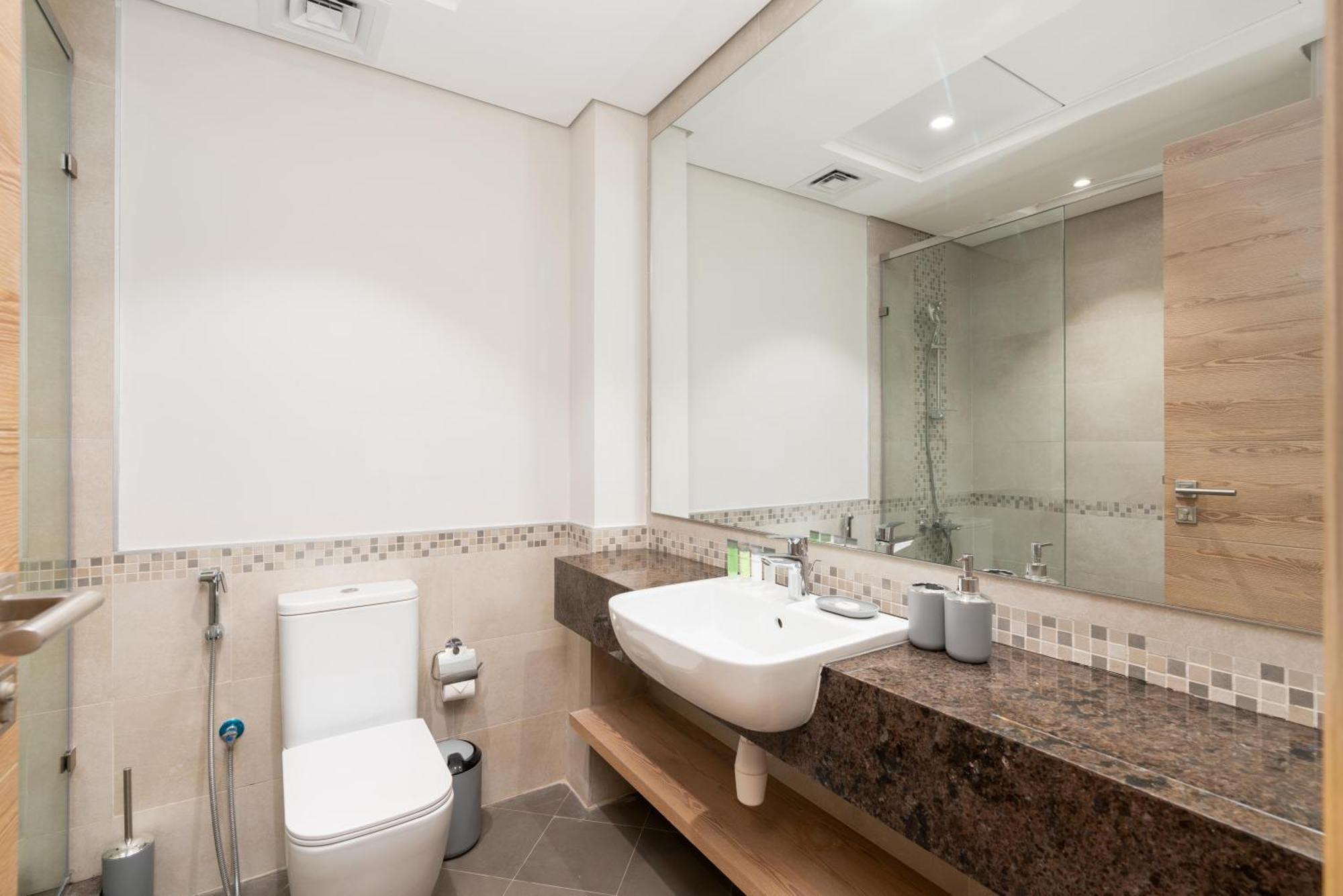 2br In Eleganz 2 - Stylish & Spacious Apartment Dubai