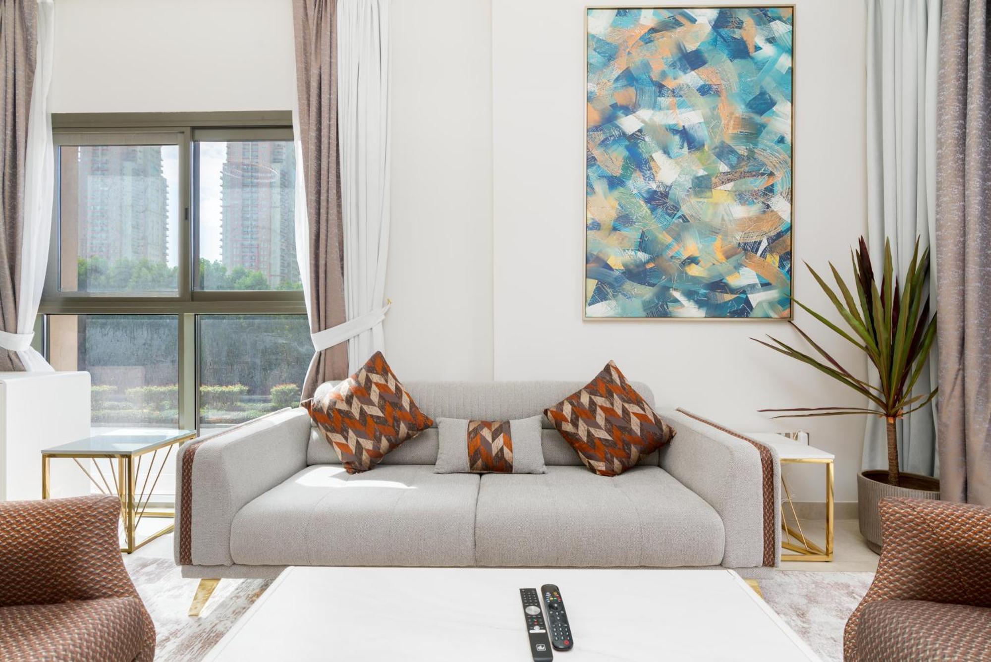 Apartment 2br In Eleganz 2 - Stylish & Spacious Dubai