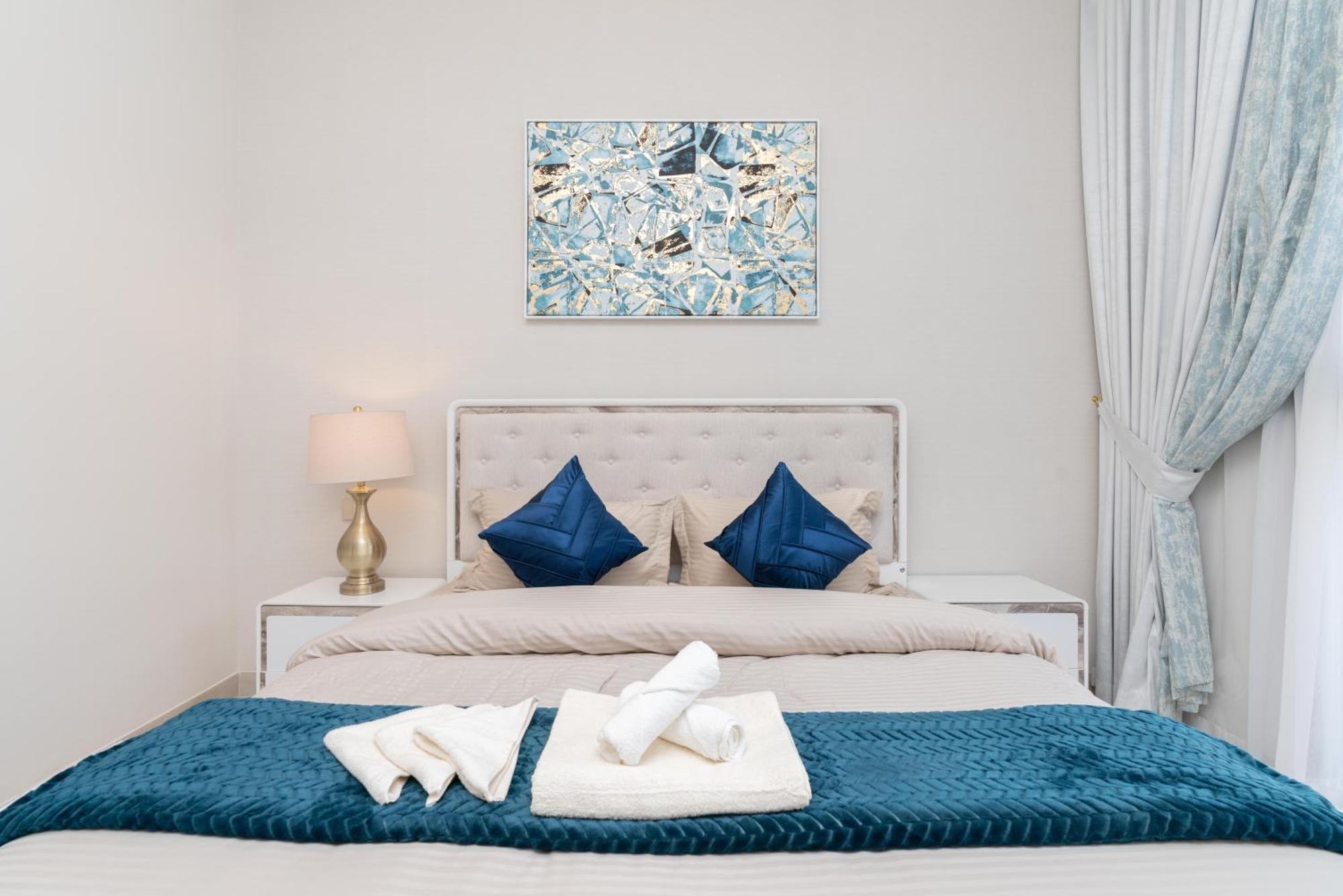 Apartment 2br In Eleganz 2 - Stylish & Spacious Dubai